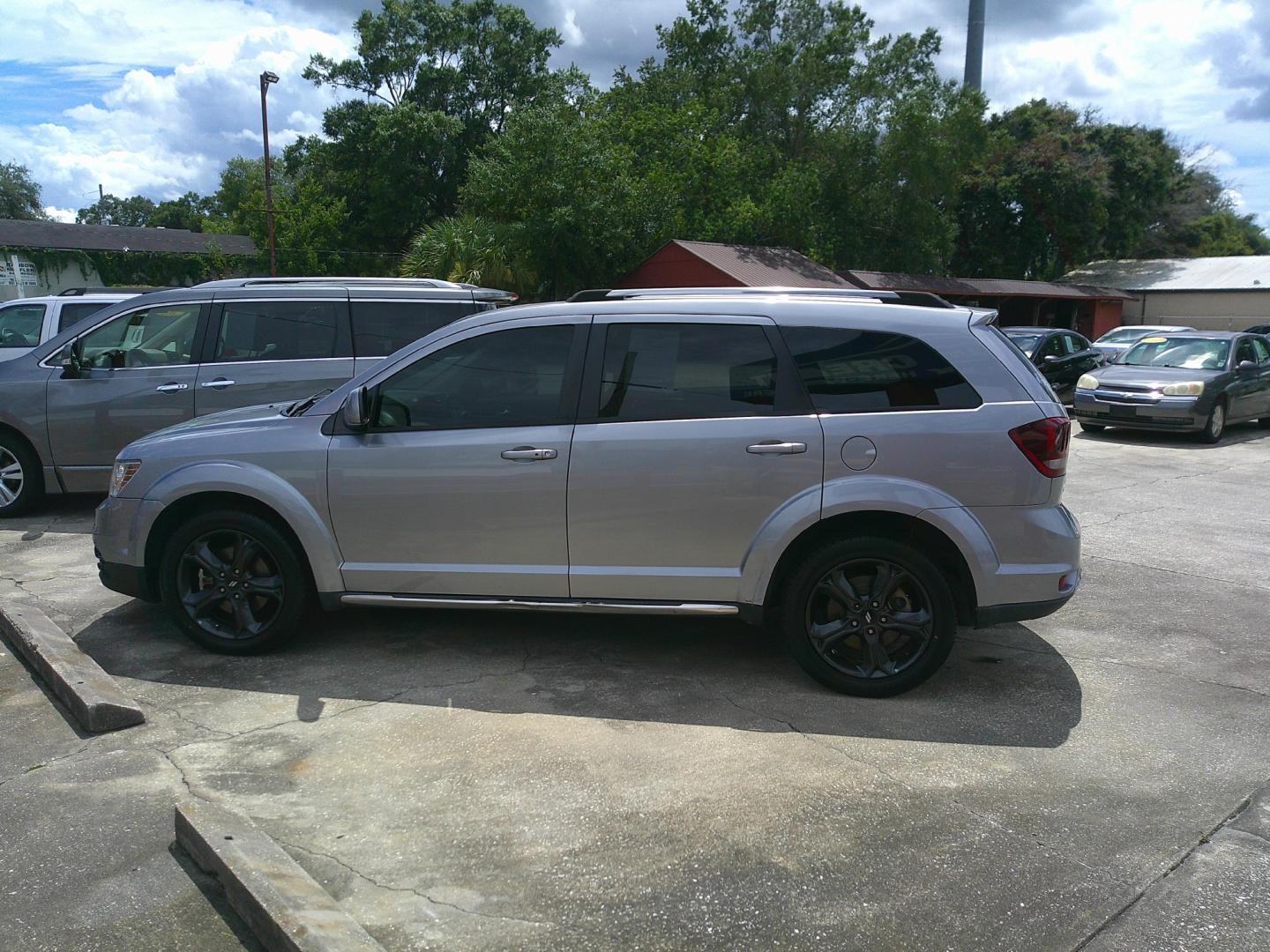 2018 GRAY DODGE JOURNEY CROSSROAD (3C4PDDGG3JT) , located at 1200 Cassat Avenue, Jacksonville, FL, 32205, (904) 695-1885, 30.302404, -81.731033 - Photo#1